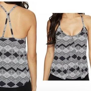 Lucy Unhindered Tank Built in Support Athletic Size L Y